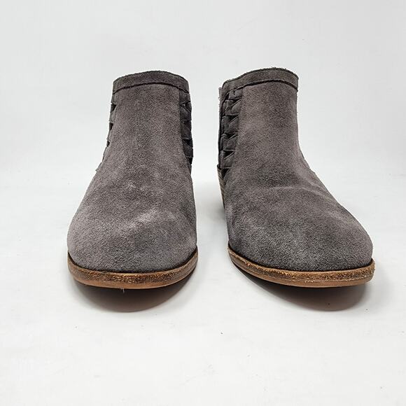 Vince Camuto Ankle Booties Women 7.5M Peera Grey Suede Cutouts Heel Zip - Picture 4 of 10